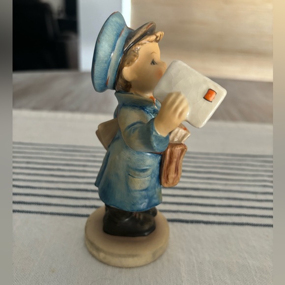 🌿💕 M.I. Hummel Goebel #119 Postman - Picture 3 of 8